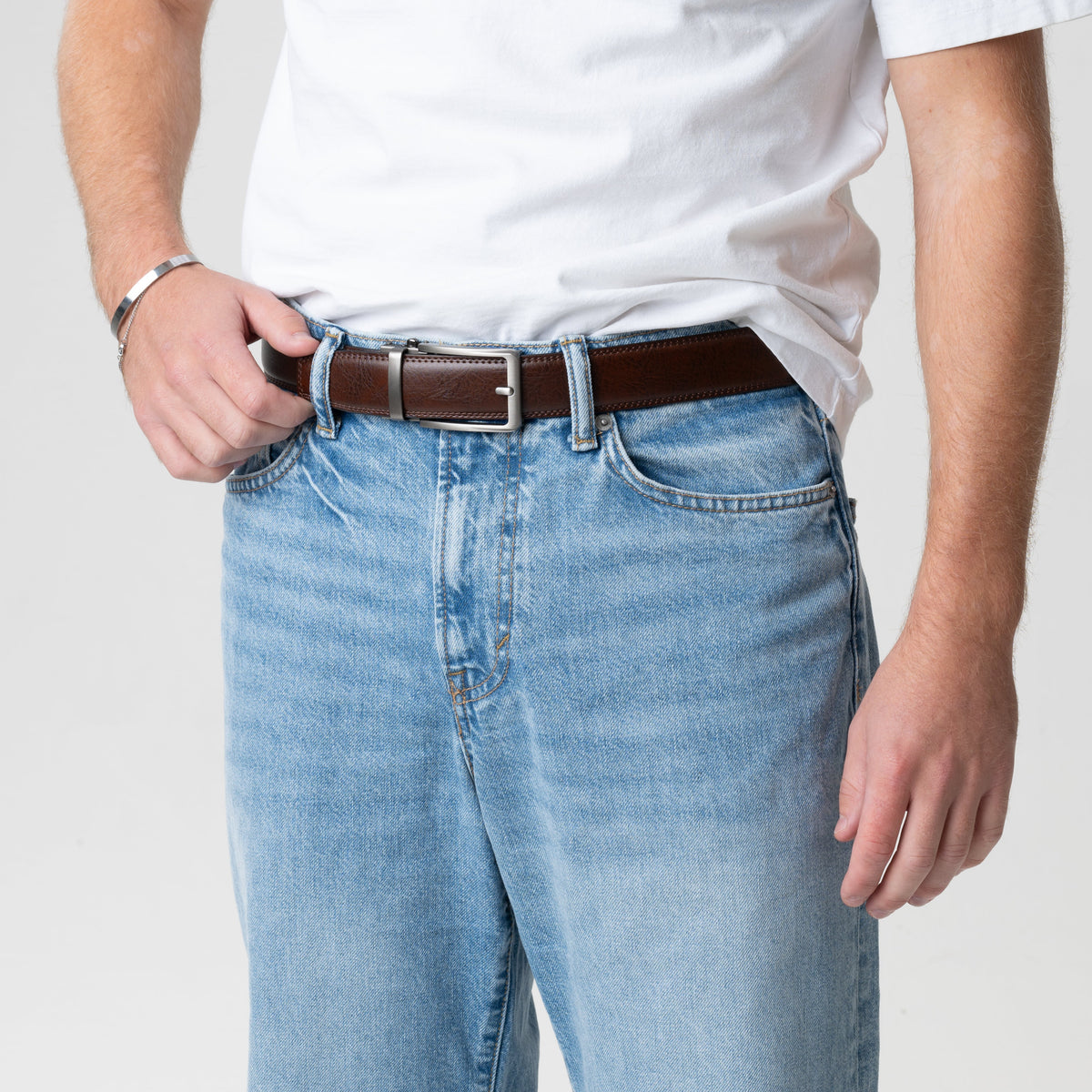 Ceinture CINTARO portée avec un jean